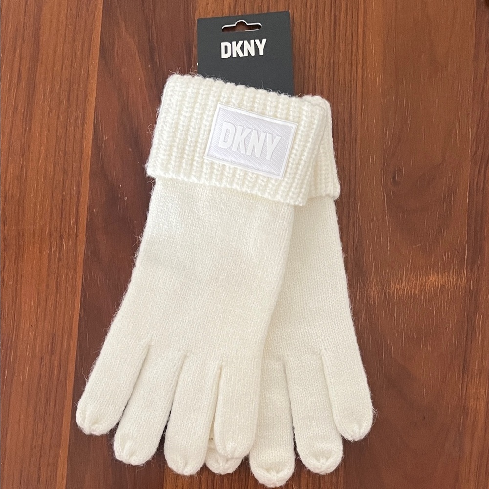 New DKNY Cream Mittens (women M size)